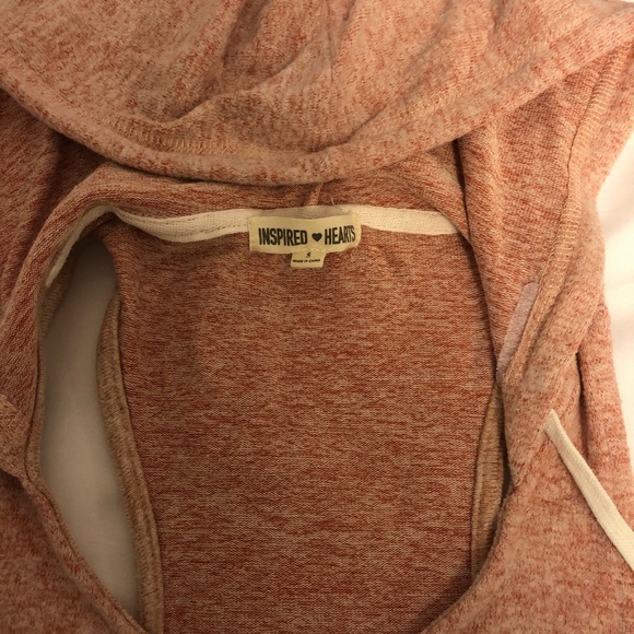 Hooded super light sweatshirt tank top. ☺️ - Picture 4 of 5